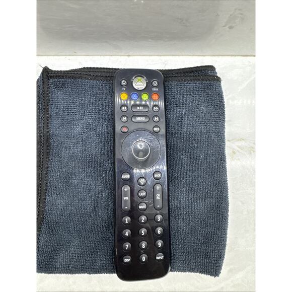 Microsoft Xbox 360 Media Remote DVD Control for Model 1493 Black Tested - Picture 1 of 7